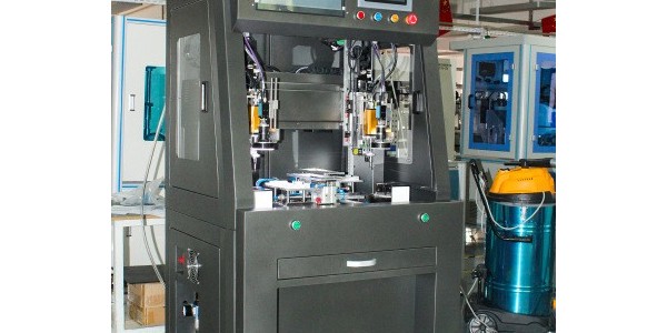 為什么要使用半自動鎖螺絲機？-堅豐股份
